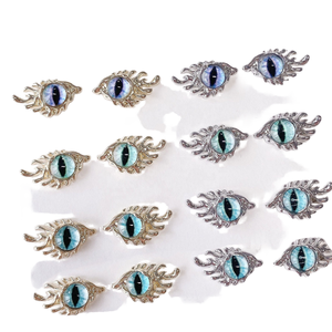 20 Pièces/sac Décoration d'ongles en alliage métallique 3D, style Œil <span class=keywords><strong>du</strong></span> <span class=keywords><strong>Diable</strong></span> vertical, cool et unique, or et argent, avec cristal et zircon - Product Image 1
