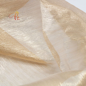 Organza <span class=keywords><strong>de</strong></span> Cristal con Hilo Dorado Cubierto <span class=keywords><strong>de</strong></span> Poliéster Personalizado, Ligero, Certificado Oeko-Tex, para Mujer, <span class=keywords><strong>Venta</strong></span> Caliente 2023, Disponible en Existencia - Product Image 3