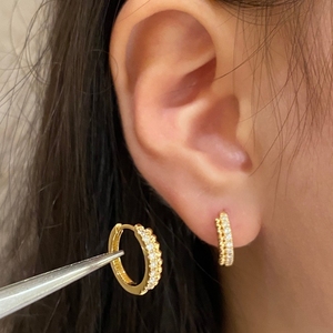 อาซูโอ 18K ทองคำแท้สีเหลือง Au750 เพชรธรรมชาติแท้ 0.20 กะรัต ต่างหูแฟชั่นทรงห่วง ของขวัญสำหรับผู้หญิง งานแต่งงาน งานปาร์ตี้ ใส่ได้ทุกวัน - Product Image 6