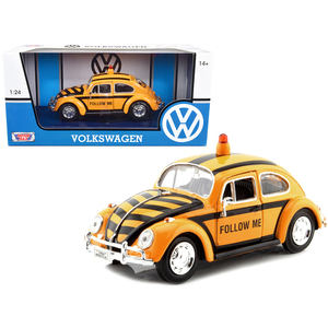 Motormax 1/24 modellino di auto Diecast DCD 1966 Volkswagen Beetle 'segui' veicolo di sicurezza aeroportuale giallo nero Hobby modello precostruito
