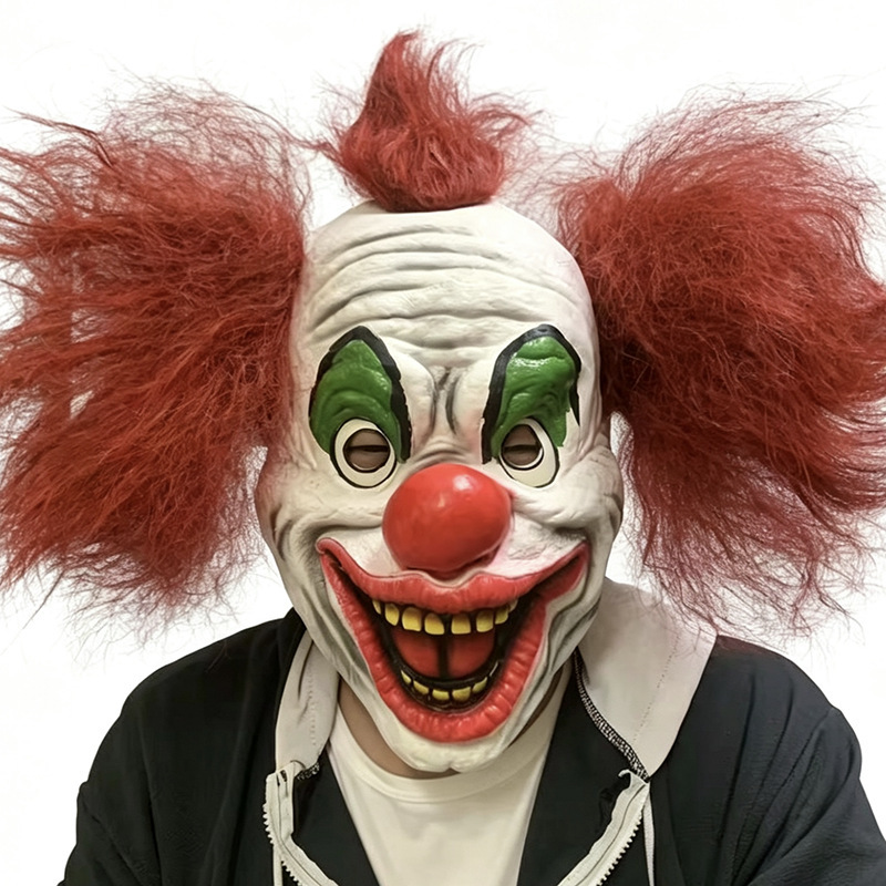 Clown aux cheveux roux