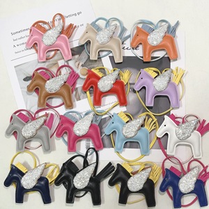 Graziosa borsa in pelle di pegaso ciondolo di lusso con strass Color angelo borsa a cavallo all'ingrosso - Product Image 1