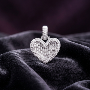 Colgante de Moissanita en Forma de Corazón, Plata 925, Corte Brillante Redondo, Engaste de Garra, Lujo, Estilo Hip Hop, Bañado en Rodio, Regalo Unisex - Product Image 1