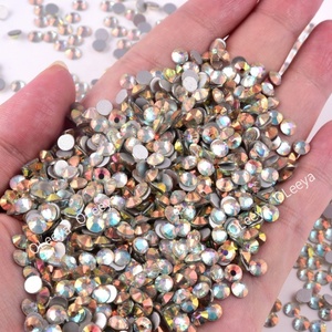 Oleeya 14400 pièces Vente en gros usine 2028 Strass non thermocollants en verre à dos plat en vrac - Product Image 4