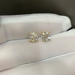 ต่างหูแบบติดหู 1 กะรัต ใบรับรอง IGI ทองคำแท้ 18k สีเหลือง ต่างหูเพชรทรงกลมเจียระไนแบบบริลเลียนท์ เพชรเพาะเลี้ยงในห้องปฏิบัติการด้วยวิธี HPHT CVD - Product Image 6