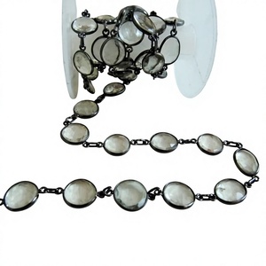 Cadena Conectora de Cuarzo Natural en Forma de Pepita Irregular de 12 a 15 mm, Chapada en Plata, Oro y Negro, de Eminent Jewel - Product Image 1