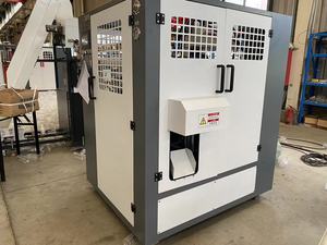 Machine de soufflage de bouteilles PET entièrement automatique <span class=keywords><strong>METO</strong></span> MT-200F 500ml avec PLC Delta et composants FESTO 220V/380V Force de serrage 1000kN - Product Image 2