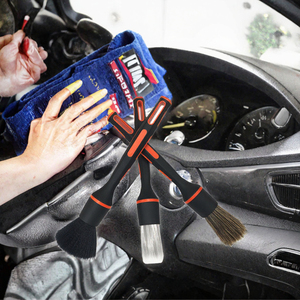 Juego de 3 Cepillos de Limpieza para Autos de Marca OEM con Mango de Goma TPR de Plástico de Primera Calidad y Cabezal de Cepillo Reemplazable - Product Image 3