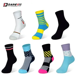 Chaussettes athlétiques Aero pour cyclisme Chaussettes unisexes de course à pied pour vélo Oem Boîte cadeau drôle en bambou Chaussettes de Noël tissées pour hommes