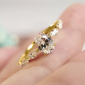 Anello ovale grande da donna, design semplice, accessorio da dito per uso quotidiano - Product Image 5
