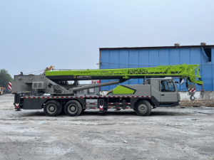 ¡Gran Venta de grúa Zoomlion usada de 25 toneladas, excelente rendimiento con componente de motor central en stock! - Product Image 5