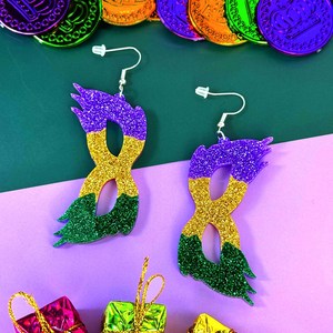 Pendientes Colgantes Personalizados de Acrílico Brillante y Madera, Cortados con Láser, Impresos con UV, Diseño de Corazón, Estilo Romántico para Mujer - Product Image 4