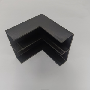Protector de Esquinas Moderno de Espuma Plástica Negra <span class=keywords><strong>para</strong></span> Marcos de Ventanas, Junta Duradera <span class=keywords><strong>para</strong></span> Puertas, Pantallas y Unión de Paneles de Yeso - Product Image 1