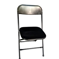 Chaise de salle à manger pliable en plastique durable et empilable avec structure métallique pour usage extérieur dans le jardin