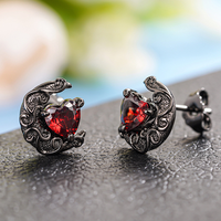 Boucles d'oreilles clous Gothique Vintage Cœur et Croissant de Lune en Cuivre Plaqué Noir avec Zircon Rouge, Bijoux de Fête Style Sombre Halloween pour Femme