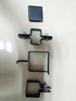 Accesorios de abrazadera de esgrima de poste cuadrado Recubierto de polvo y accesorios de poste