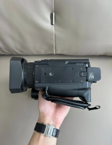 Cámara profesional portátil XDCAM Sony PXW-x70 con zoom óptico de 12x - Product Image 5