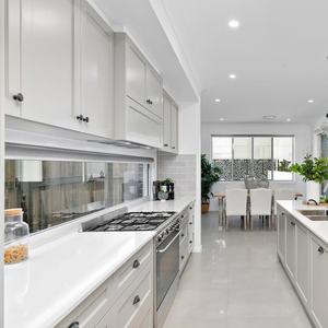 Meubles de cuisine en bois massif pour projet de villa, prix d'usine - Product Image 1