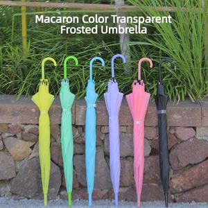 Parapluie droit transparent en POE dépoli avec logo personnalisé OEM, poignée en J colorée, vente en gros promotionnelle - Product Image 2