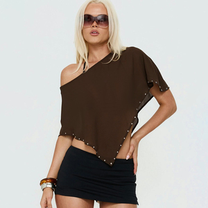 Blusa Casual de Chifón Asimétrica con Hombros Descubiertos y Remaches, Color Liso, para Mujer, Ideal para Verano - Product Image 1