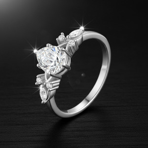 Anillo de Compromiso de Moissanita Chapado en Oro de 18K para Mujer, Corte Pera, Estilo Corona, Engaste de Garras, Anillo de Boda Romántico - Product Image 5