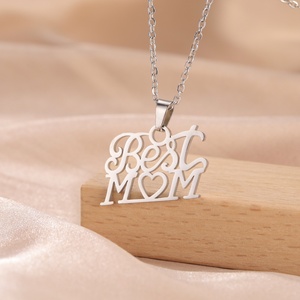 Cadeau pour la fête des mères, collier tendance avec pendentif BEST MOM, colliers en acier inoxydable, collier avec pendentif en forme de cœur et de fleur - Product Image 3