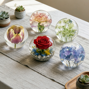 Orbe <span class=keywords><strong>de</strong></span> fleurs <span class=keywords><strong>éternel</strong></span>les en résine Benji, décoration artisanale pour la maison, pièce décorative polyvalente, cadeau pour mariage, anniversaire, cé<span class=keywords><strong>l</strong></span>ébration et fête - Product Image 1