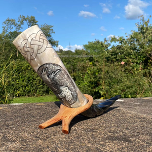 Jarra Vikinga para Beber con Diseño Religioso Animal, Grabado 3D Pulido, Ecológica, Hecha a Mano, Forma Natural, Alta Calidad - Product Image 1