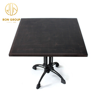 Petit dessus de table de restaurant d'hôtel carré en bois solide commercial de café moderne en bois en gros