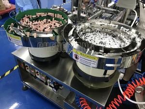 Machine automatique de remplissage et de bouchage de vernis à ongles |   Équipement de mise en bouteille de liquides cosmétiques - Product Image 2