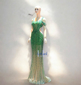 Vestido de Seda de Lujo para Mujer con Pedrería de Alta Gama - Ropa de Noche de Invierno Transpirable y Antiarrugas - Product Image 1