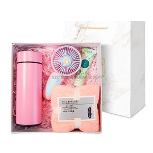 Flacon à vide à affichage de la température + crème pour les mains + serviette + ventilateur articles cadeaux en gros pour la cérémonie 15e cadeau d'invité kit de bienvenue airbnb - Product Image 2