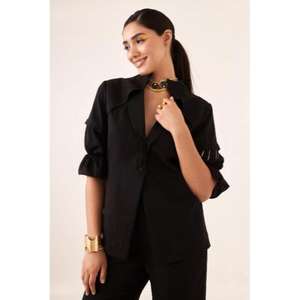 Conjunto de Dos Piezas con Pedrería Negra para Mujer, Conjunto Elegante con Detalles Brillantes, Look Moderno y Ajuste Elegante - Product Image 4