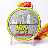 Médaille en alliage de zinc argent mat, design 3D de bâtiment urbain en émail souple, ruban rouge-jaune, souvenir de course touristique 10K