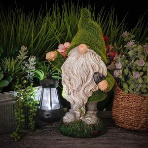 2024 plastique maison cour balcon pelouse gnome Figurines nain Statue tenant lanterne pelle décoration extérieure solaire jardin lumière - Product Image 6