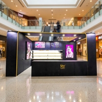 Vitrine Modulaire Fermée avec Étagères Éclairées, Mobilier de Magasin de Luxe Moderne, Design Personnalisé Écologique
