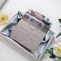 Invitation de mariage en acrylique argenté miroir, couronne florale personnalisée imprimée, avec boîte cadeau doublée de satin