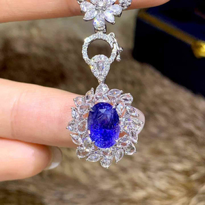 แหวนเพชรพลอยไพลินสีน้ำเงินธรรมชาติ 2.6 กะรัต จากศรีลังกา ทองคำแท้ 18K ประดับเพชร 46 เม็ด น้ำหนัก 0.819 กะรัต รับรองโดย AIGS แหวนแต่งงานสุดหรูหราคลาสสิก - Product Image 2