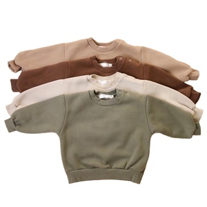 Maglione abbinato alla famiglia personalizzato morbido pullover solido in spugna francese per genitori e bambini per l'autunno - Product Image 1