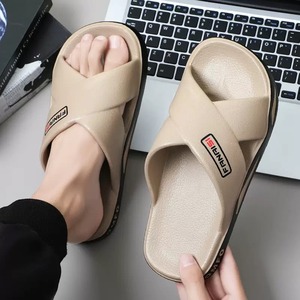 Chenxiaomo Tongs à bout ouvert en PVC à semelle souple pour hommes, nouveau style d'été, plage extérieure, grande taille, respirantes, fabriquées en Chine, modèle QY-5577 - Product Image 4