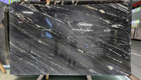 Dalle polie en granit noir cosmique, granit noir avec veines blanches, dalle de cuisine en granit noir poli pour comptoir