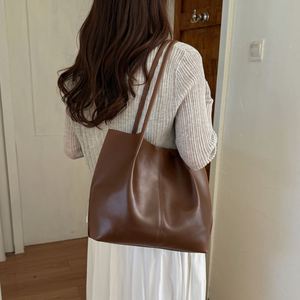2 Piece PU Leather Tote Bag Set Women <b>Large</b> Capacity Shoulder <b>Handbag</b> with Pouch Custom Wholesale - Product Image 6