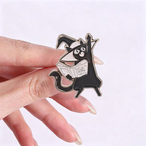Set de Pins Esmaltados de Gato Negro Mago y <span class=keywords><strong>Libro</strong></span> de Hechizos de Bruja, Insignia de Solapa, Adorno Decorativo para Prendas y Mochilas - Product Image 2
