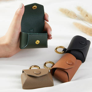 Housse de protection en cuir de vachette souple avec clip porte-clés pour Air Pods Pro 1ère génération (2019) / 2ème génération (<span class=keywords><strong>2022</strong></span>) / 3 Hommes Femmes - Product Image 1