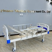 Lit d'hôpital manuel à 2 fonctions, lit de patient multifonctionnel réglable avec barrières latérales et roulettes verrouillables pour clinique et salle d'hôpital