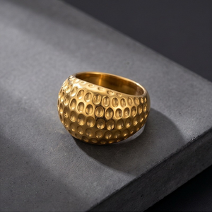 Anillo de cúpula perforado estilo punk vintage de moda, de acero inoxidable 316L, color plata envejecida, resistente al deslustre, impermeable y robusto. - Product Image 1