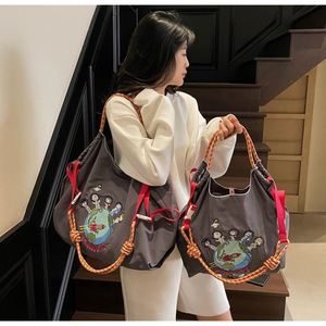 Sacs fourre-tout pour femmes, 2 tailles disponibles, grande capacité, pour voyages et shopping en extérieur, avec logo personnalisé, fermeture ouverte, été-automne - Product Image 6