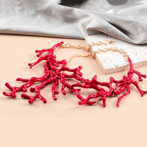Style bohème nouveau collier en alliage exagéré <span class=keywords><strong>corail</strong></span> rouge personnalité tendance collier bijoux en gros - Product Image 2