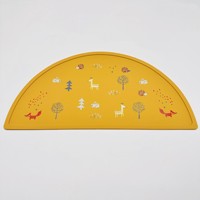 Napperon portable en silicone antidérapant bords surélevés tapis de table en demi-cercle coussinets pour les tout-petits temps d'alimentation des enfants pour la vaisselle pour enfants