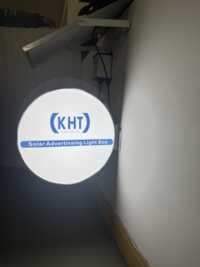 Caja de Luz LED para Exteriores, Impermeable IP65, Alimentada por Energía Solar, Decoración Navideña de Aluminio para Celebraciones, KHT-3210-10M, IP65 Resistente al Agua - Product Image 3